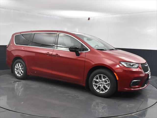 new 2025 Chrysler Pacifica car, priced at $40,727