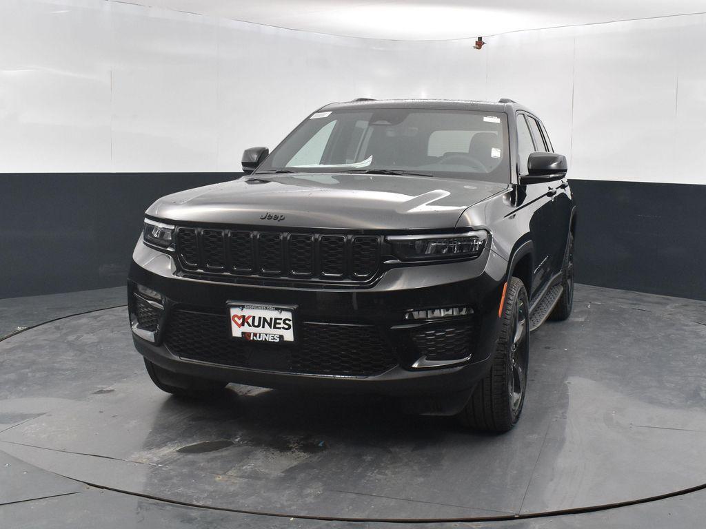 new 2025 Jeep Grand Cherokee car, priced at $54,555
