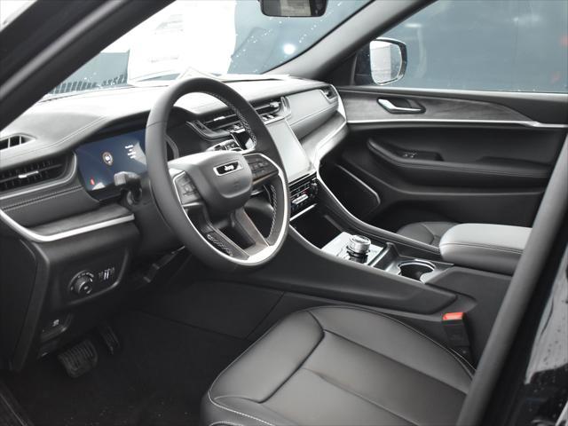 new 2025 Jeep Grand Cherokee car, priced at $51,380