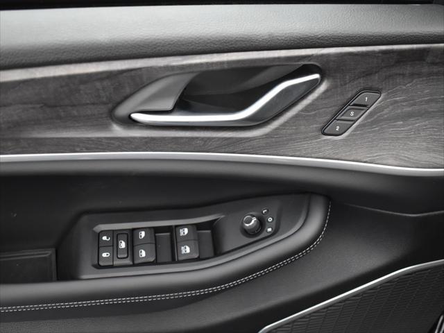 new 2025 Jeep Grand Cherokee car, priced at $51,380