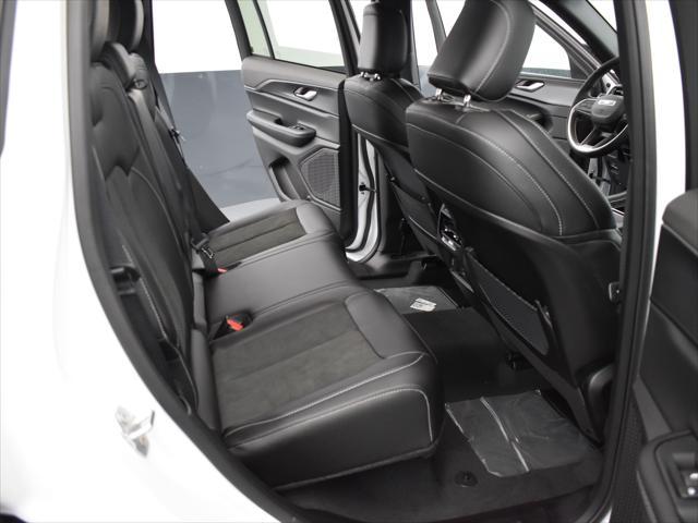 new 2025 Jeep Grand Cherokee car, priced at $42,549