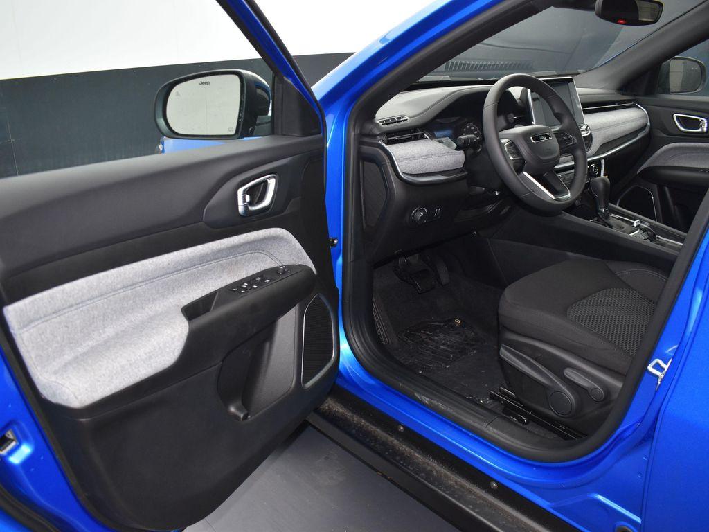 new 2025 Jeep Compass car, priced at $28,403