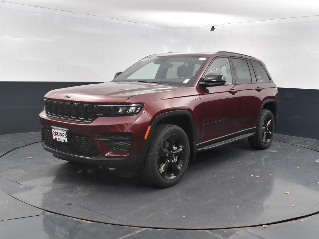 new 2025 Jeep Grand Cherokee car, priced at $48,220
