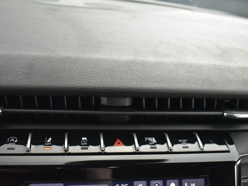 new 2025 Jeep Grand Cherokee car, priced at $40,690