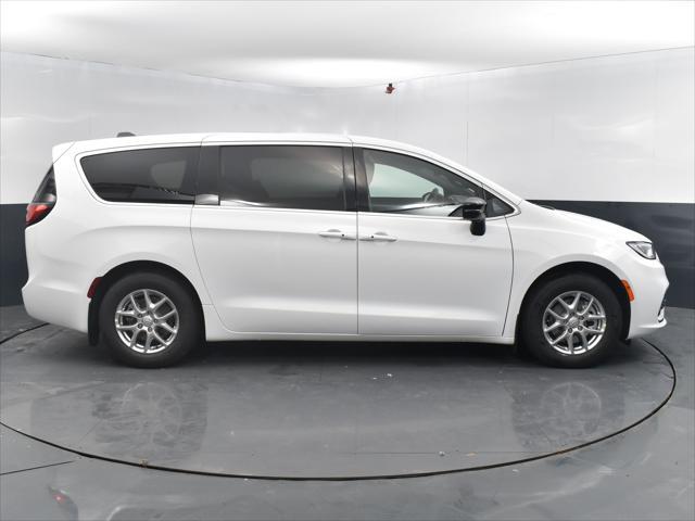 new 2025 Chrysler Pacifica car, priced at $43,197