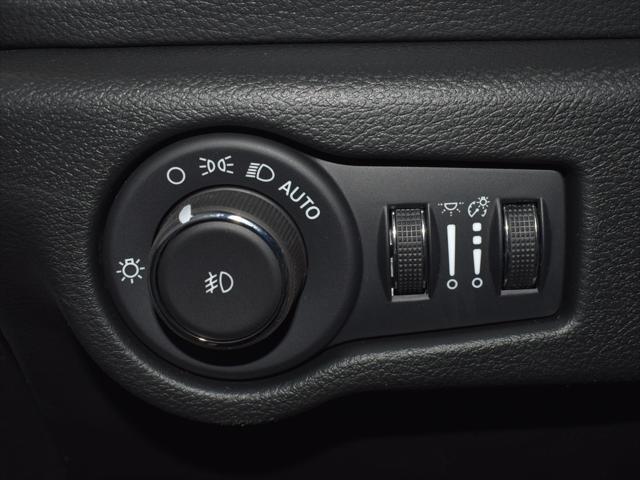 new 2025 Chrysler Pacifica car, priced at $43,197