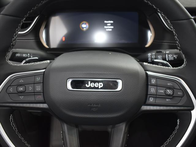 new 2025 Jeep Grand Cherokee car, priced at $42,290