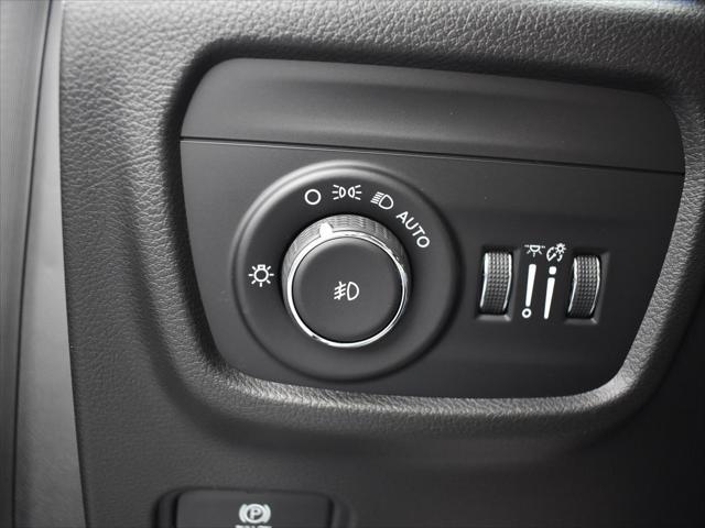 used 2022 Jeep Grand Cherokee car, priced at $40,467