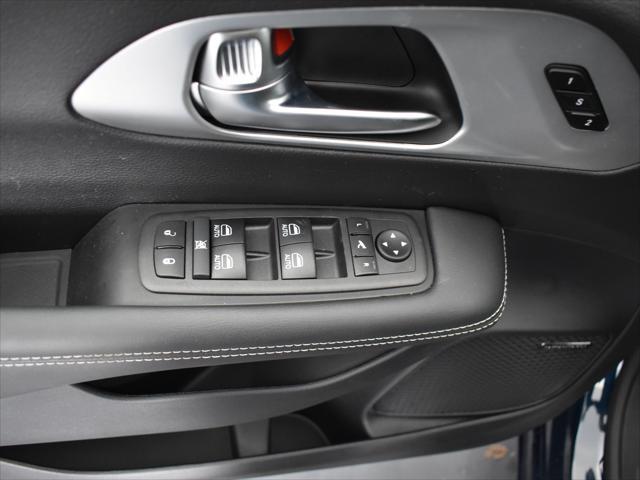 new 2025 Chrysler Pacifica car, priced at $59,152