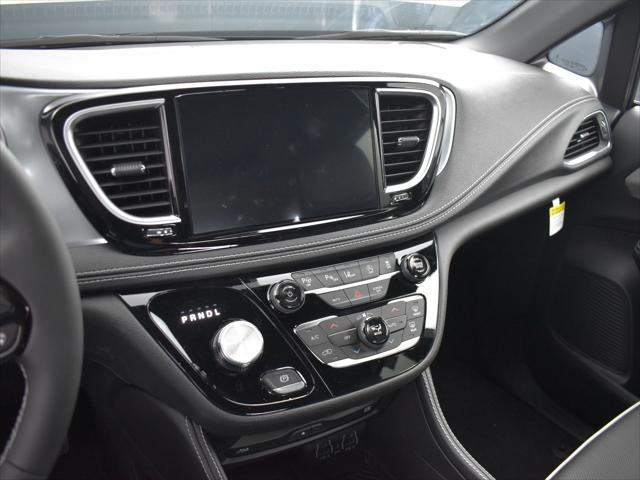 new 2025 Chrysler Pacifica car, priced at $59,152