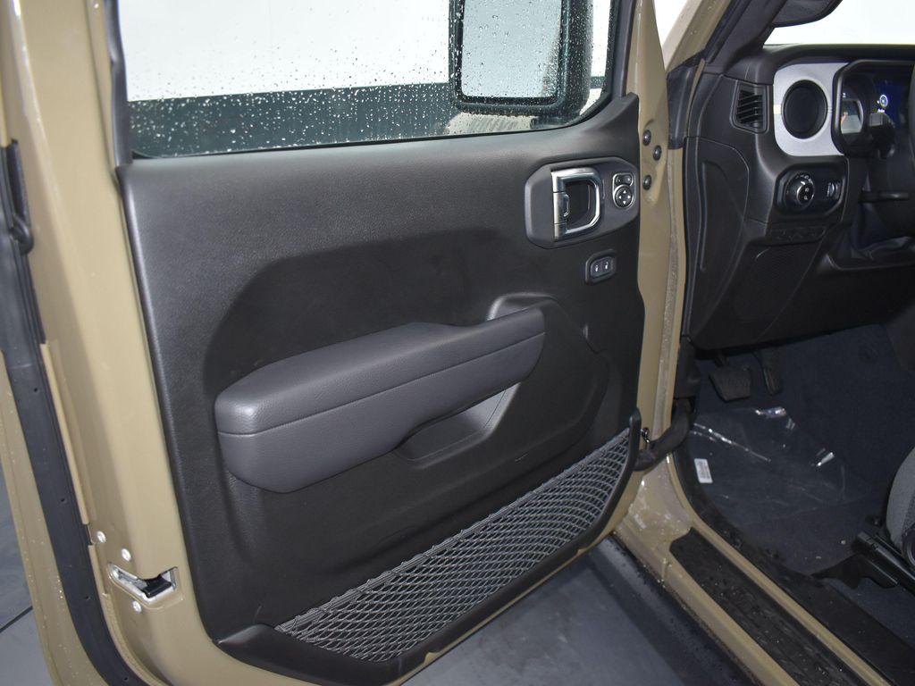 new 2025 Jeep Gladiator car, priced at $46,846