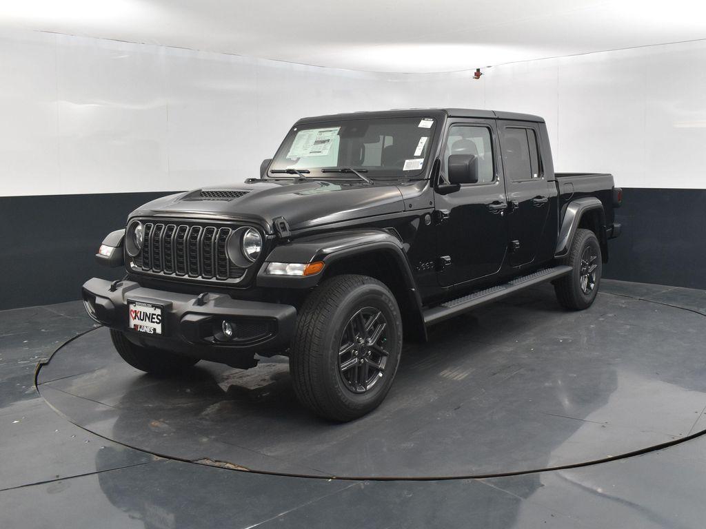 new 2025 Jeep Gladiator car, priced at $47,604