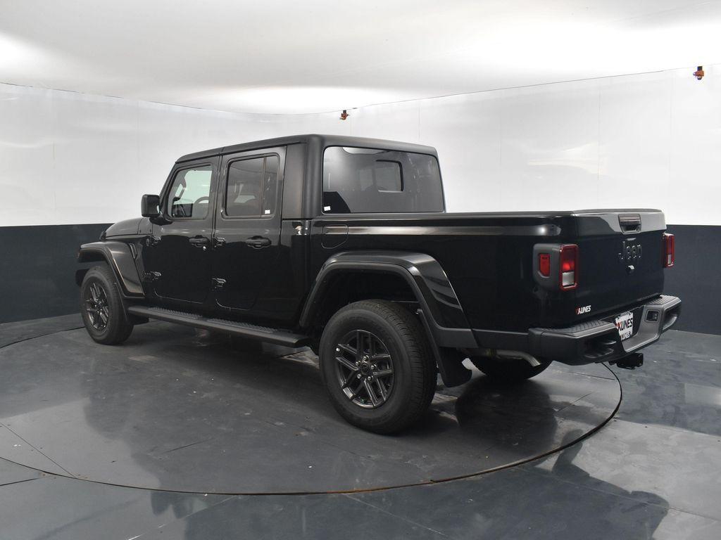 new 2025 Jeep Gladiator car, priced at $47,604