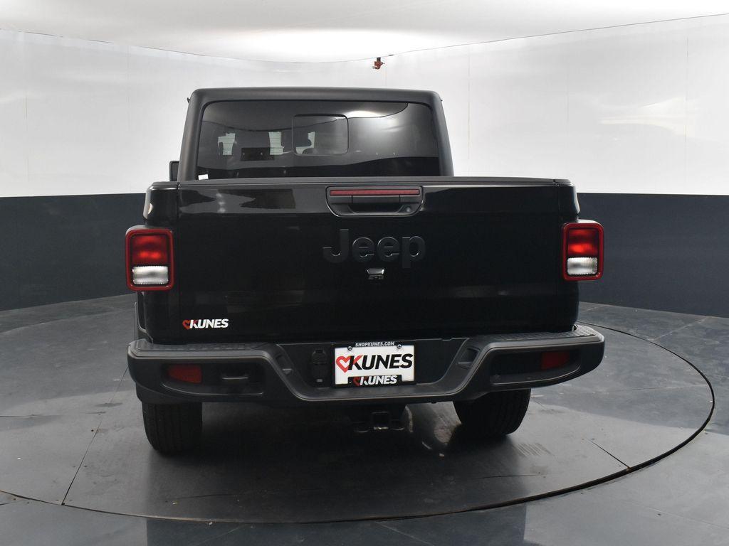 new 2025 Jeep Gladiator car, priced at $47,604