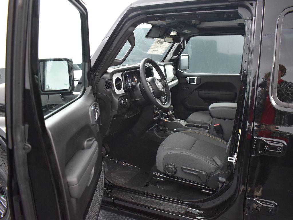 new 2025 Jeep Gladiator car, priced at $47,604