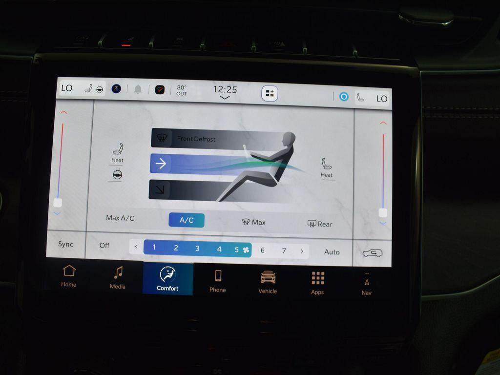 new 2025 Jeep Grand Cherokee car, priced at $50,444