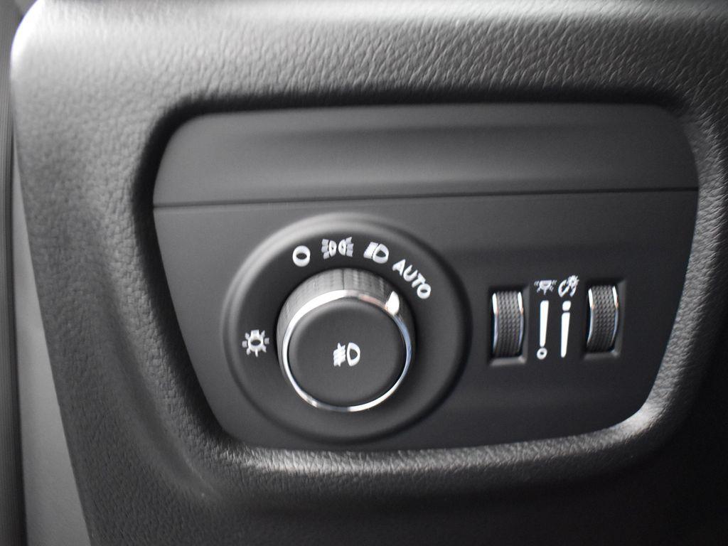new 2025 Jeep Grand Cherokee car, priced at $50,444