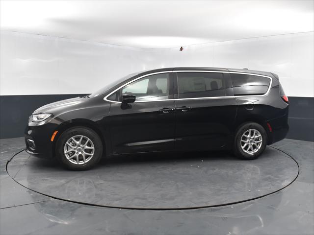 new 2025 Chrysler Pacifica car, priced at $41,024
