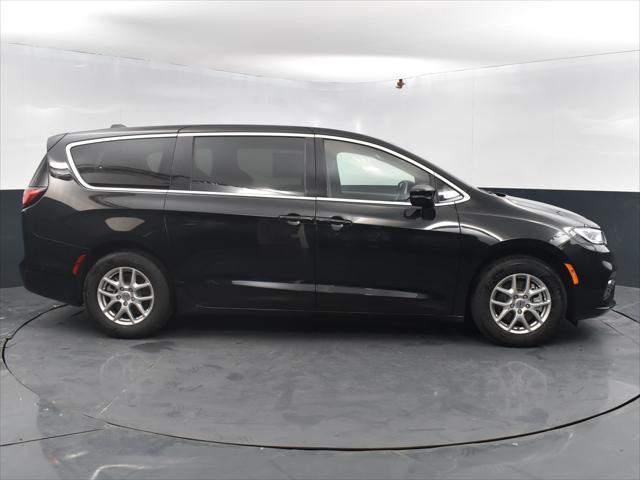 new 2025 Chrysler Pacifica car, priced at $42,732