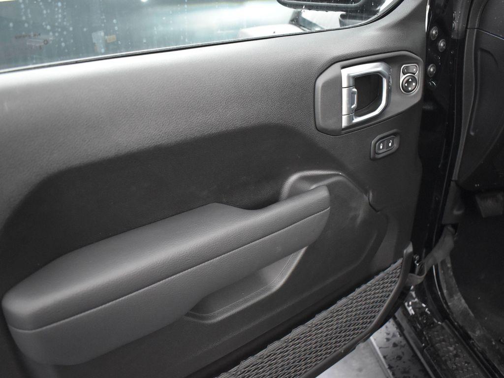 new 2025 Jeep Wrangler car, priced at $53,797