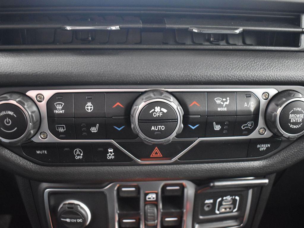 new 2025 Jeep Wrangler car, priced at $53,797