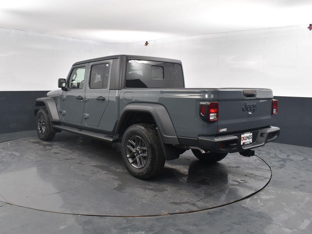 new 2025 Jeep Gladiator car, priced at $49,705