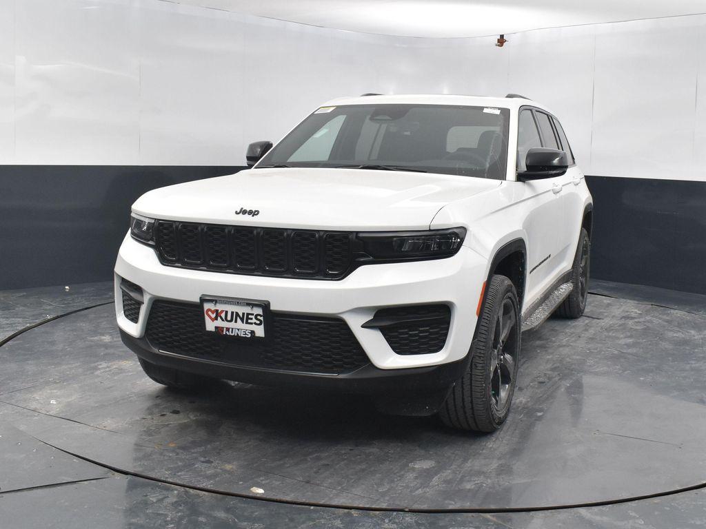 new 2025 Jeep Grand Cherokee car, priced at $47,625