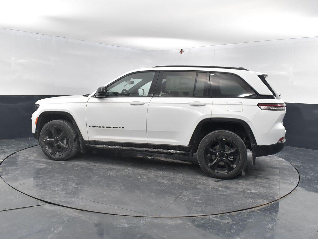 new 2025 Jeep Grand Cherokee car, priced at $47,625