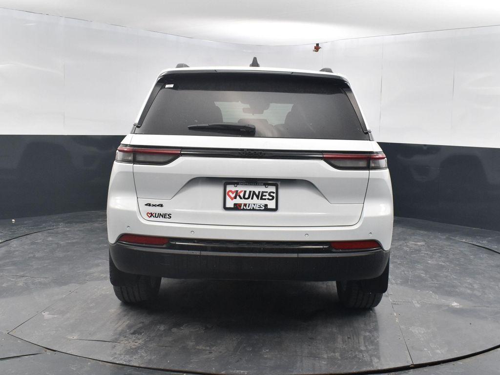 new 2025 Jeep Grand Cherokee car, priced at $47,625