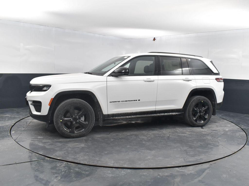 new 2025 Jeep Grand Cherokee car, priced at $47,625