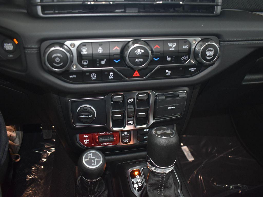 new 2025 Jeep Wrangler car, priced at $61,755