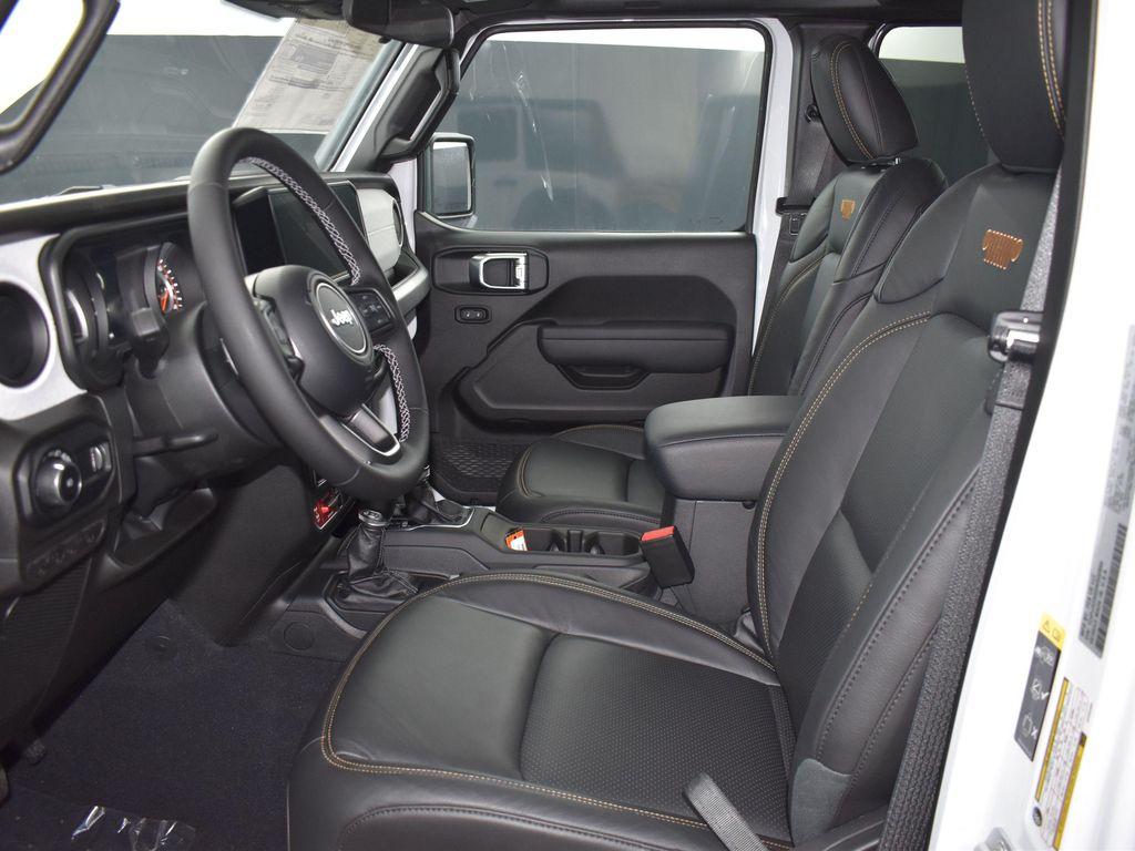 new 2025 Jeep Wrangler car, priced at $46,421