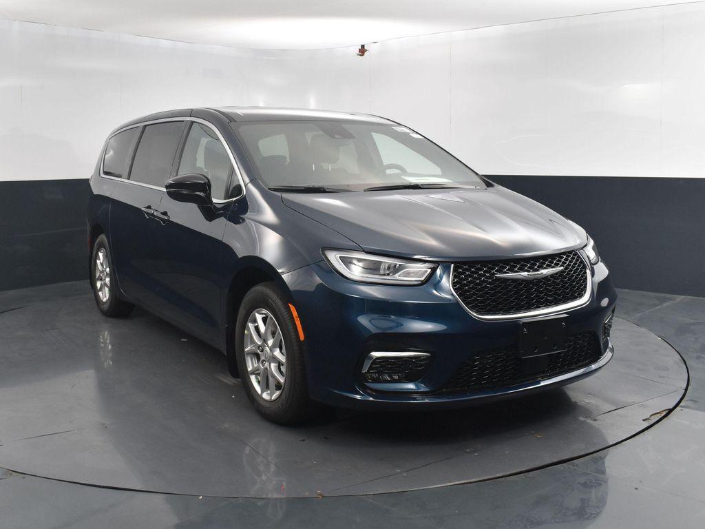 new 2025 Chrysler Pacifica car, priced at $43,773