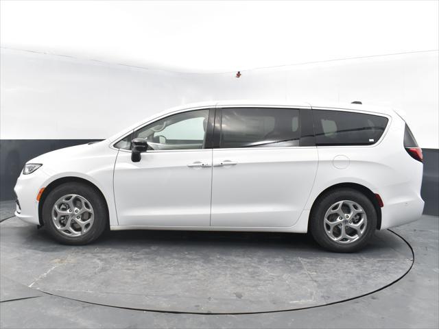 new 2024 Chrysler Pacifica car, priced at $46,316