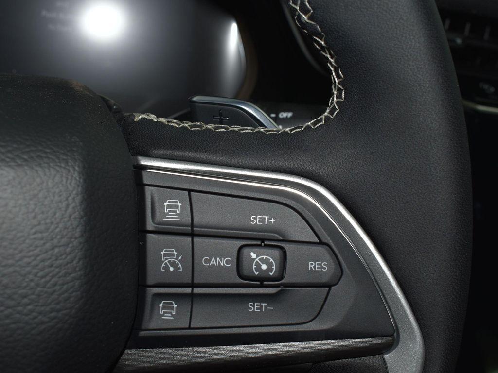 new 2025 Jeep Grand Cherokee car, priced at $40,354