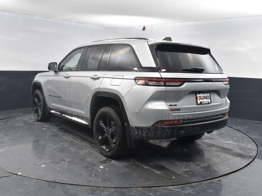 new 2025 Jeep Grand Cherokee car, priced at $40,354