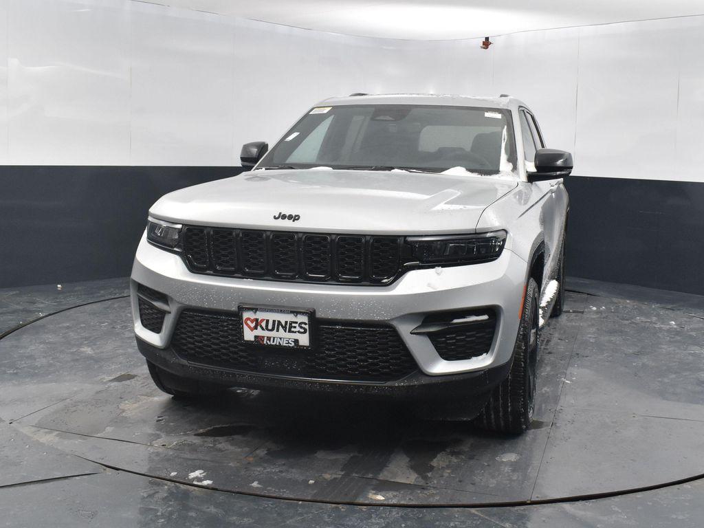 new 2025 Jeep Grand Cherokee car, priced at $40,354