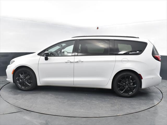 new 2024 Chrysler Pacifica car, priced at $47,755