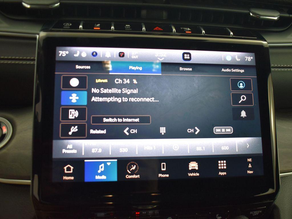 new 2025 Jeep Grand Cherokee L car, priced at $50,080