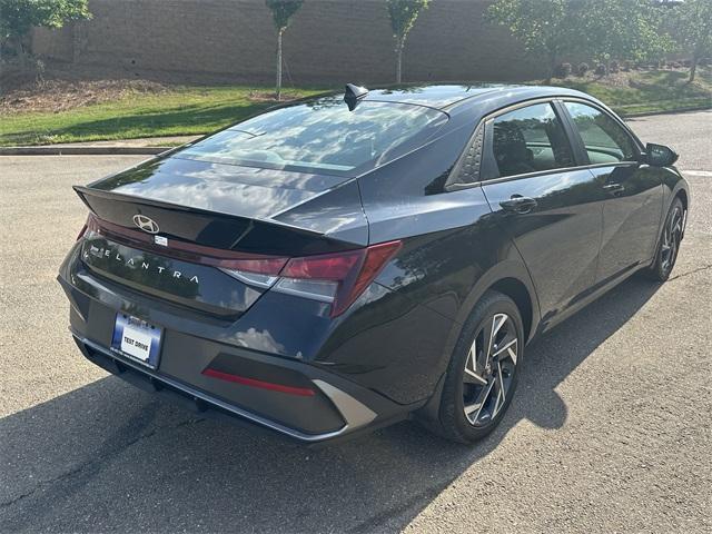 new 2025 Hyundai Elantra car, priced at $21,759