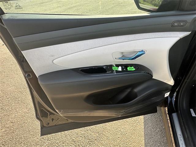 new 2025 Hyundai TUCSON Hybrid car, priced at $38,997