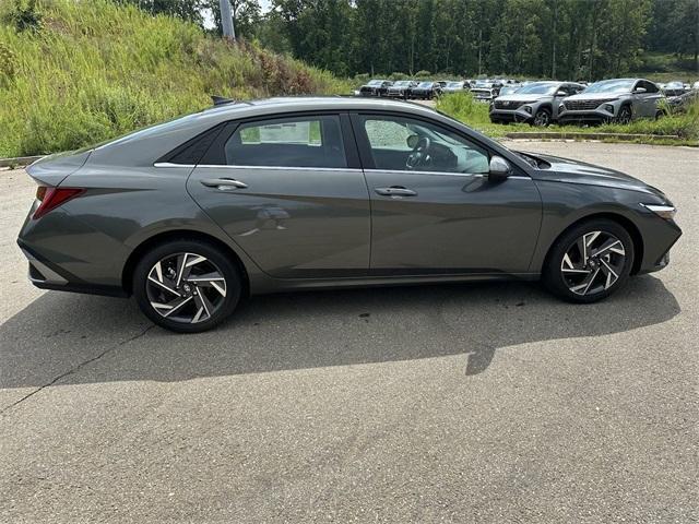 new 2024 Hyundai Elantra car, priced at $21,604