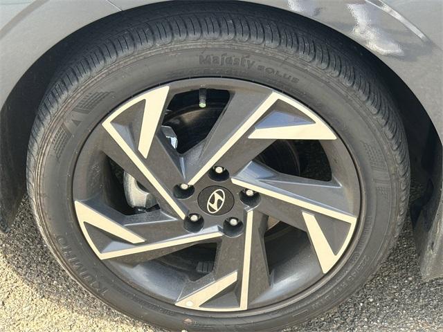 used 2024 Hyundai Elantra car, priced at $21,956