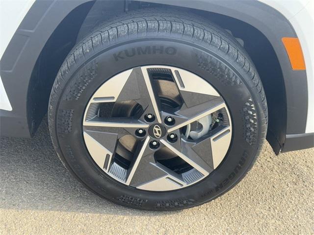 new 2025 Hyundai Tucson car, priced at $28,139