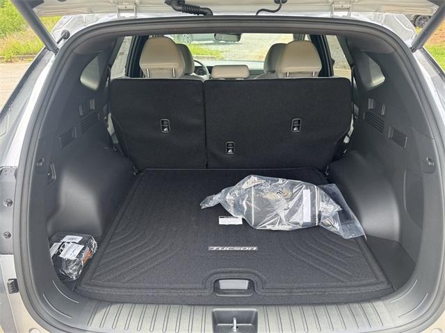 new 2025 Hyundai TUCSON Hybrid car, priced at $38,885