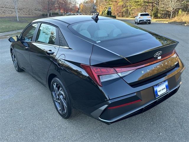 new 2025 Hyundai Elantra car, priced at $27,057