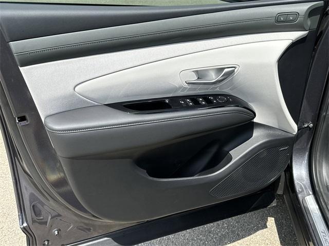 new 2025 Hyundai TUCSON Hybrid car, priced at $39,947