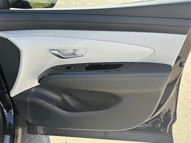 new 2025 Hyundai TUCSON Hybrid car, priced at $41,506