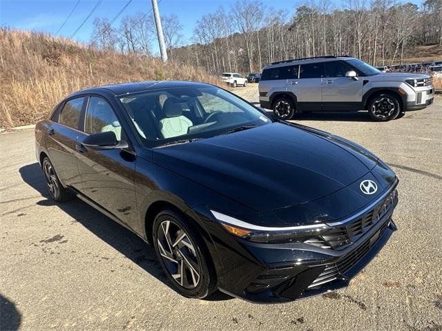 new 2025 Hyundai Elantra car, priced at $27,621