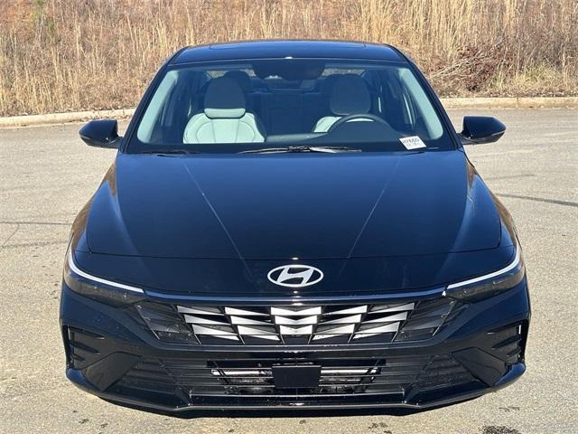 new 2025 Hyundai Elantra car, priced at $27,621